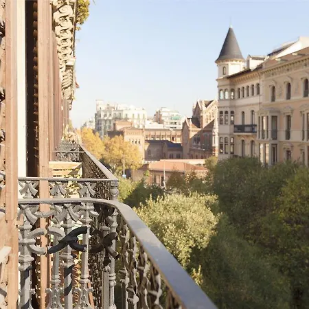 Easy Sleep Gaudi Terrace Apartment Barcelona
