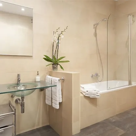 Easy Sleep Gaudi Terrace Apartment Barcelona